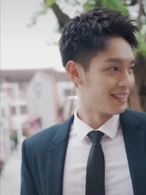 看视频的时候随手截的图厉腾太帅了吧