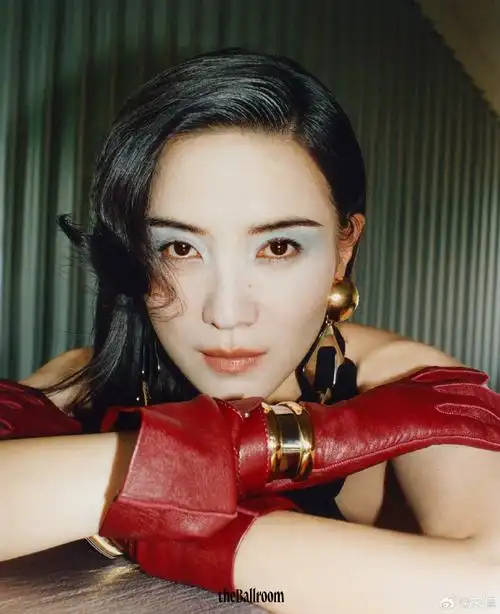 宋佳就卷了刘海##宋佳刘海卷发