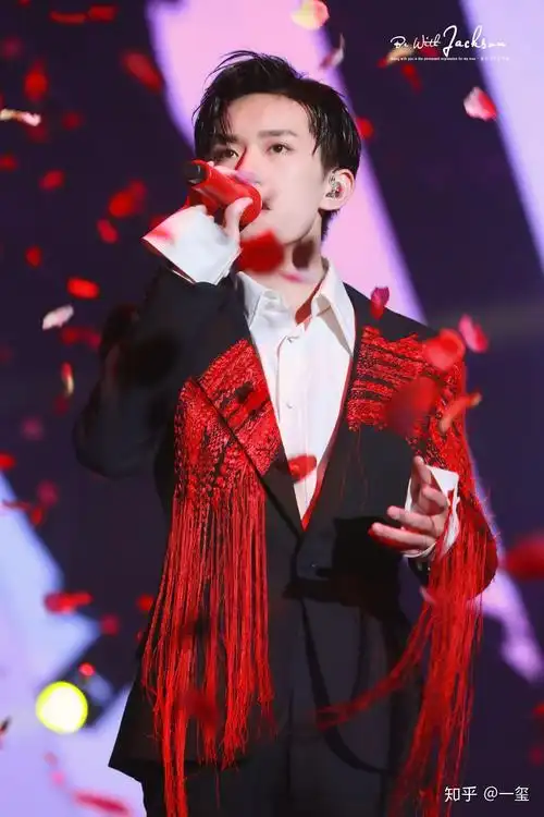 如何评价易烊千玺十八岁成人礼生日会