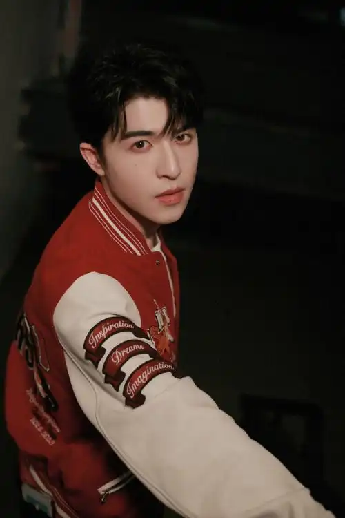 尹浩宇超话95#尹浩宇心动的信号#少年逐光而来,心动倒计时开启61