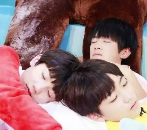 tfboys:请不要过多关心我们小时侯,太可爱了吧