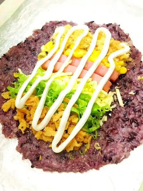 积赞28送奶茶一杯,积赞38送饭团一个,积赞48送特色小吃一份!