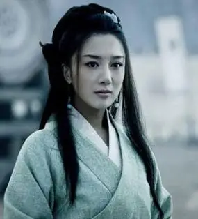 电视剧中的虞姬(李依晓 饰)