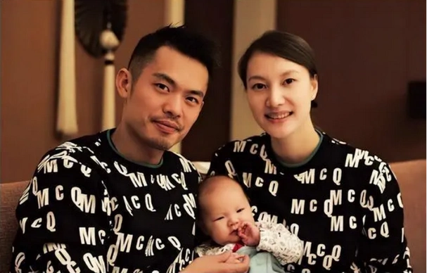 李泽楷被她迷得疯狂,林丹为她不顾孕妻,她究竟有什么魅力