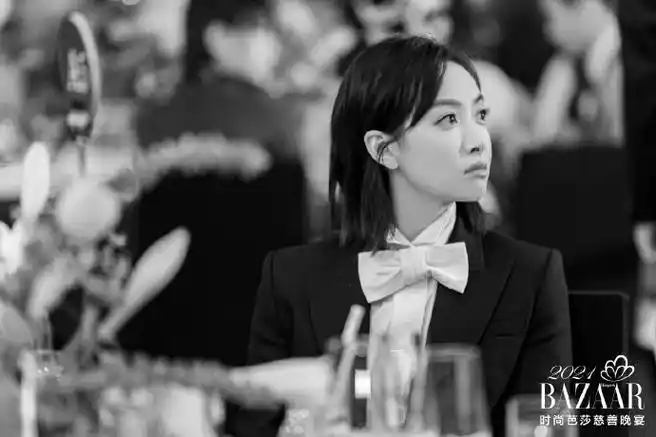 时尚芭莎慈善晚宴内场图