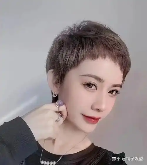 时尚个性沙宣短发_沙宣短发发型图片2020时尚_时尚个性短发图片