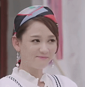 陈乔恩笑容耳环美女gif动图_动态图_表情包下载_soogif