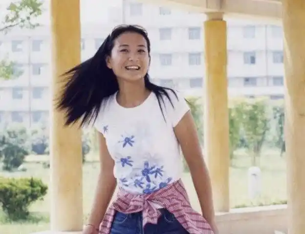 贾玲终于瘦下来了,太像宋慧乔,能当明星的女人果然颜值都不低