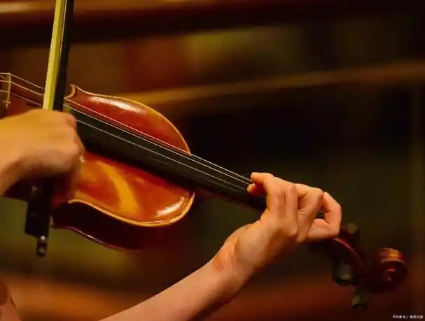 小提琴持弓的正确姿势