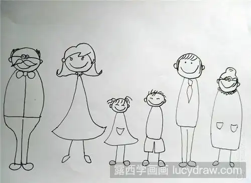 儿童画一家人的画法-露西学画画