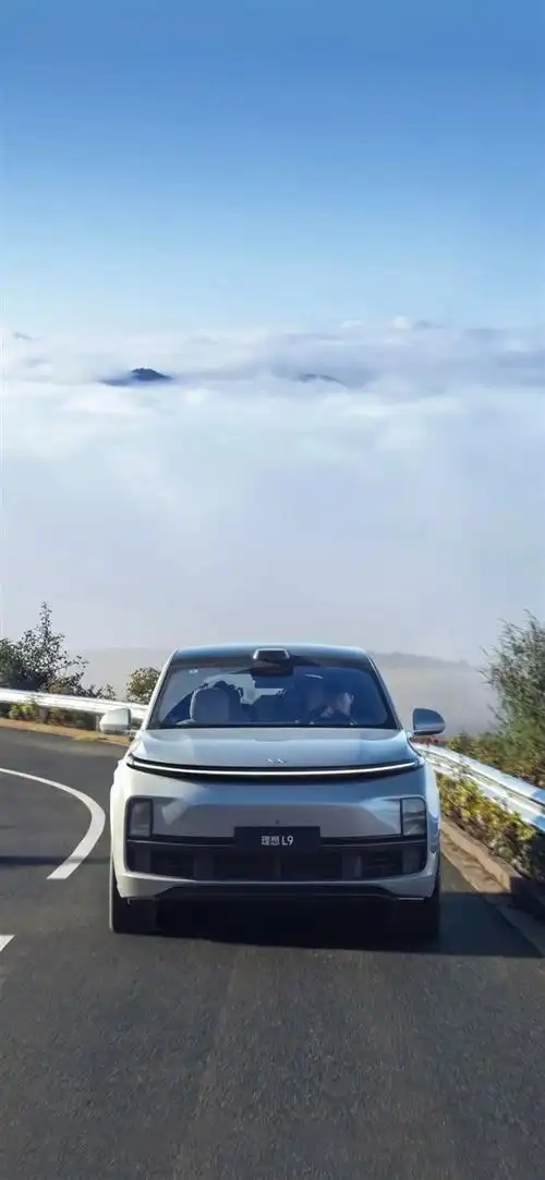 理想汽车官方发布手机壁纸