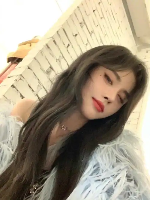 鞠婧祎许佳琪今日营业照