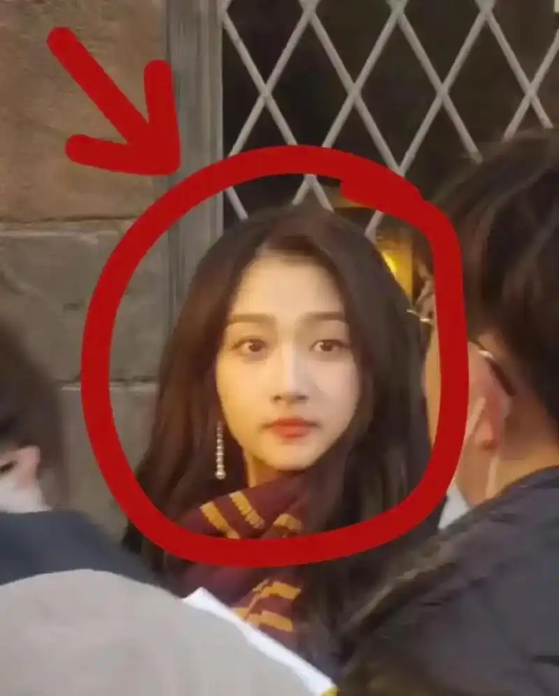 卧槽……只有鹿晗懂这种感觉吧!被关晓彤狠狠的美到了   果然 - 抖音