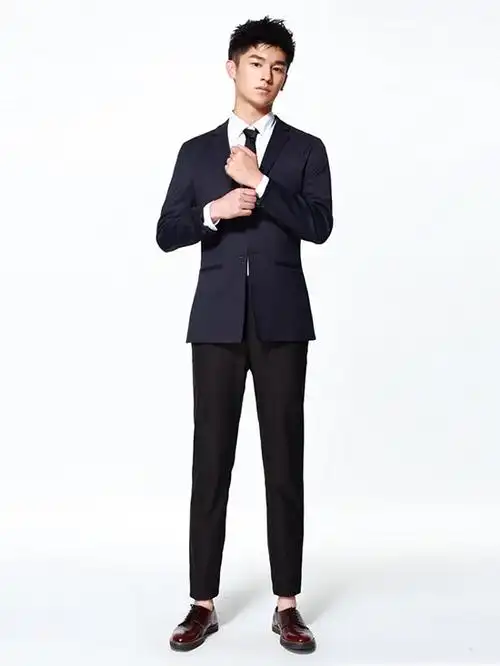 《烈火海洋》杀青 杨旭文军中颜值身材双倍担当