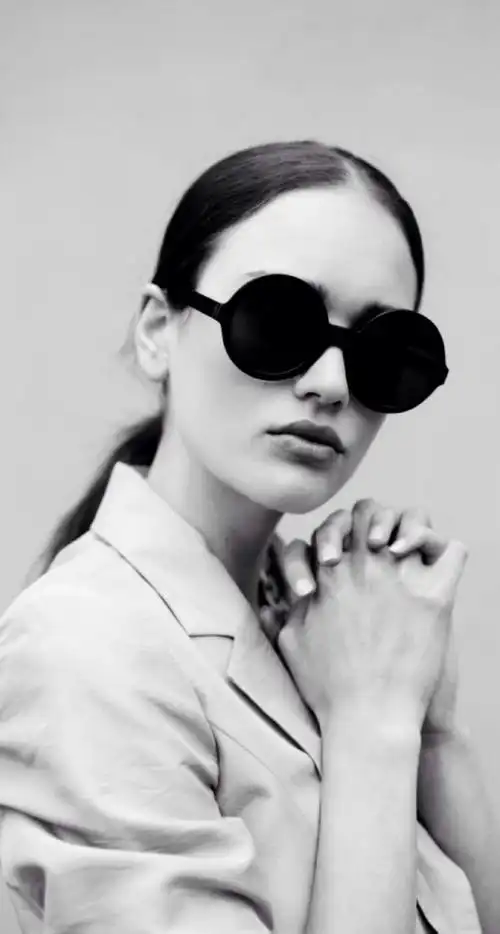 女生头像 壁纸 欧美 黑白