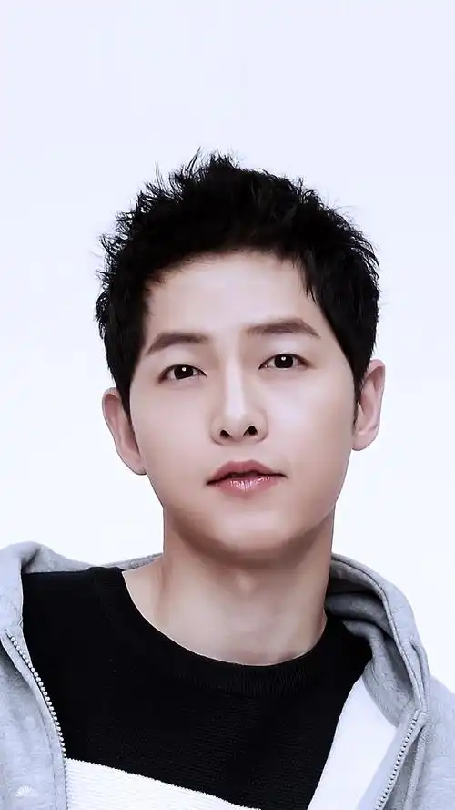 宋仲基,1985年9月19日出生于韩国大田广域市