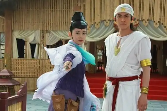 同年,执导首个电视剧《舞乐传奇》,该剧是由秋瓷炫,林更新,唐国强等