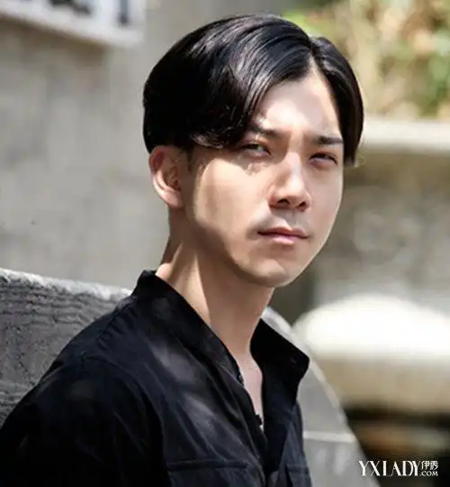 图男士中分发型怎么弄好看四款造型任你挑选