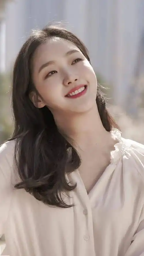 最美不过单眼皮女生留长发