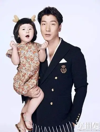 张亮原来14年前就已经结婚 如今儿女双全仍然花样美男
