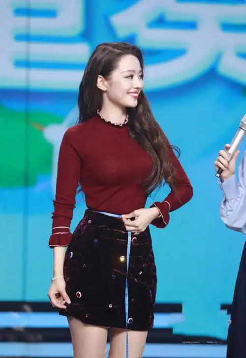 身为混血的吉娜颜值身高,而且五官精致,令她更显女神魅力.