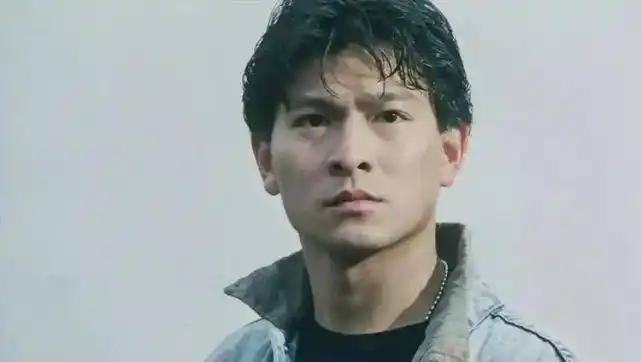 今天的记忆音符要为您介绍的歌曲是由刘德华演唱的一首闽南语歌曲