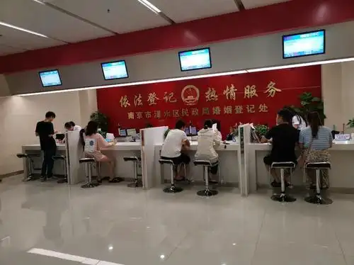 区民政局婚姻登记中心七夕节为新人提供温馨优质服务