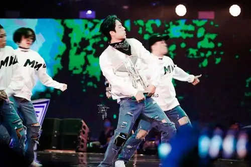 街舞3王一博 - 堆糖,美图壁纸兴趣社区