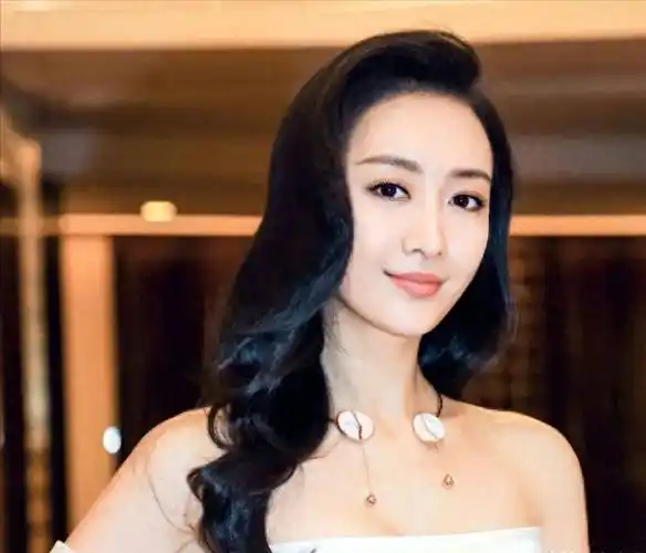 41岁王鸥被曝怀孕,男方身份曝光,网友:早看你俩不对劲_刘恺威_杨幂