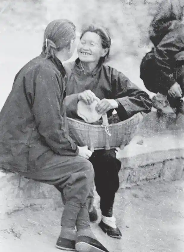 老照片:20世纪七八十年代,山东沂蒙山区农村生产队纪实