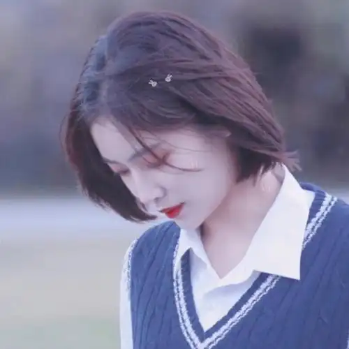 许佳琪头像/id小乔 拿图点赞