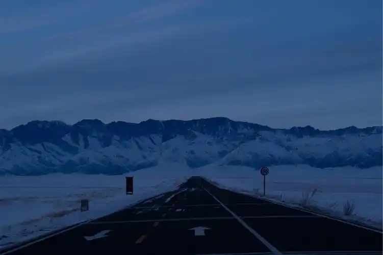 好喜欢给人忧郁神秘感的蓝色_唯美图片_我要个性网