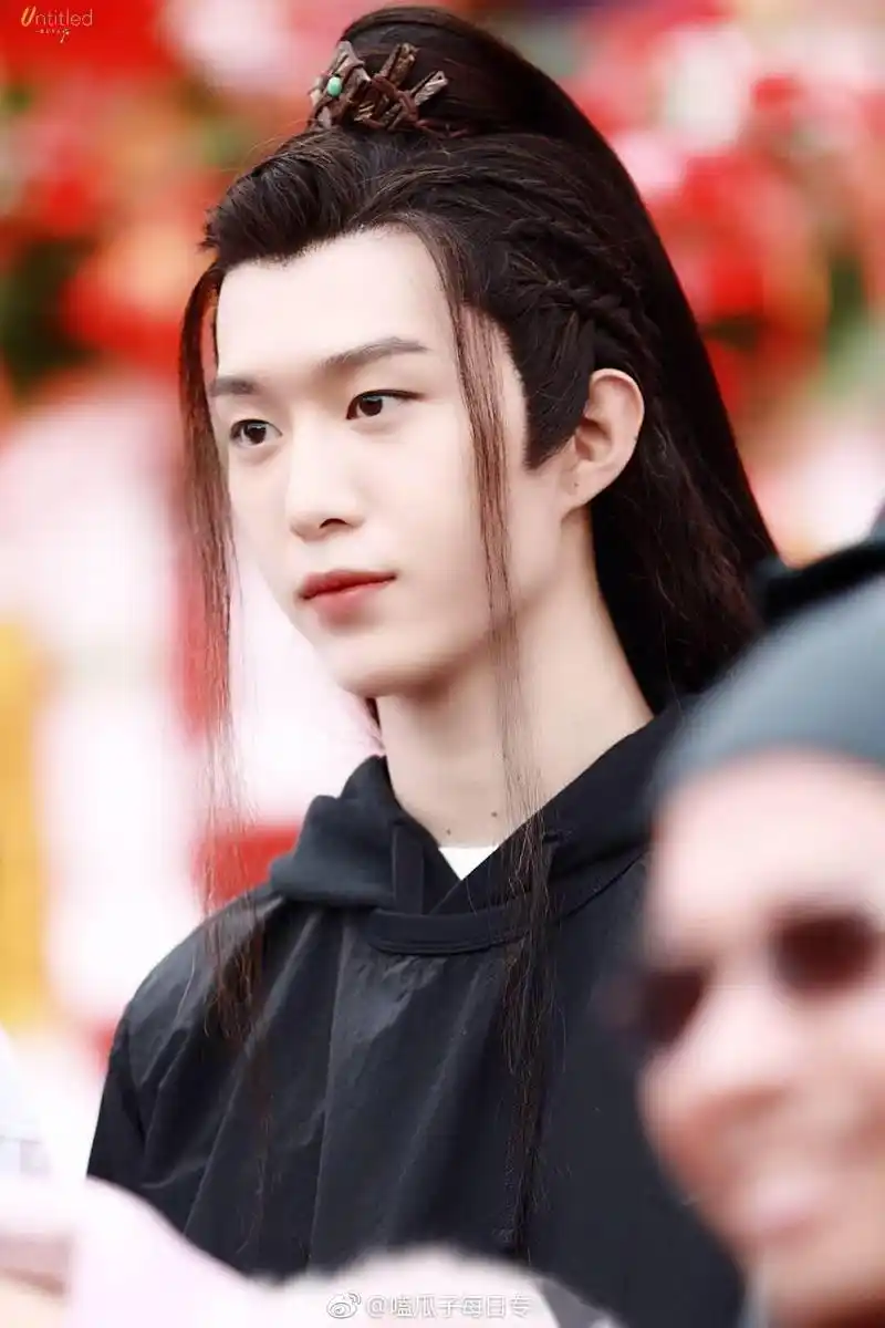 电视剧《灵域》范丞丞第一次古装造型,如何?