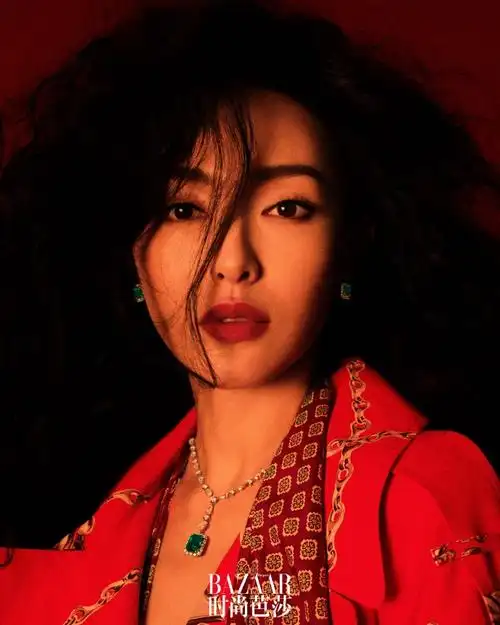 唐嫣时尚芭莎四月刊封面##唐嫣落日游轮芭莎大片