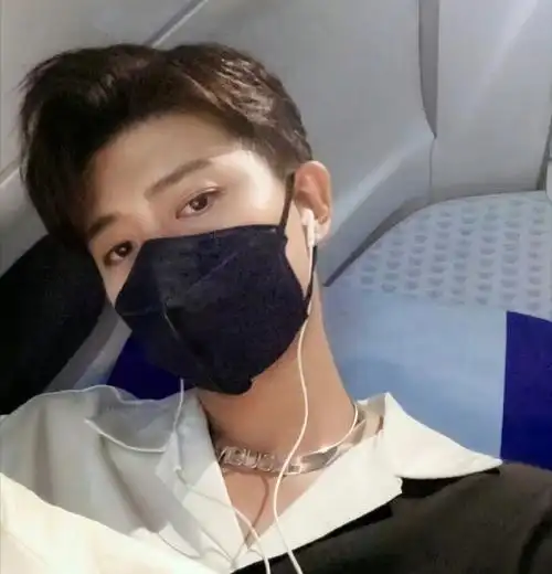 任嘉伦12月第一张自拍##你好12月