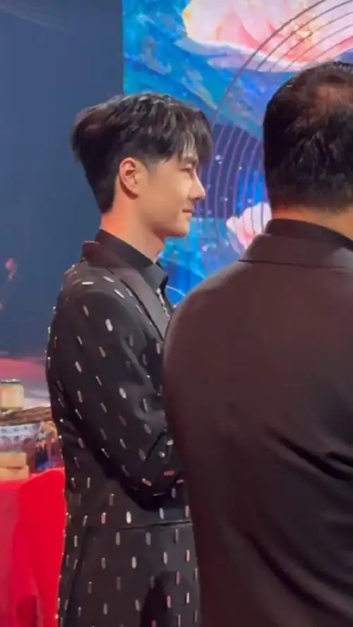 uniq-王一博  #王一博# |#向全世界安利王一博# http://t.