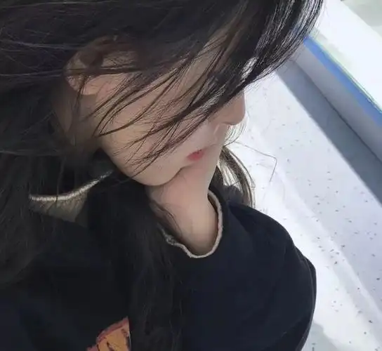 精选高冷微丧的气质女生头像 - 知乎