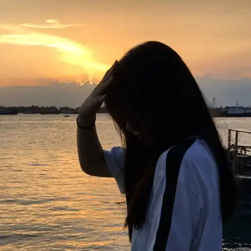背影女头 | 夕阳下氛围感女生头像