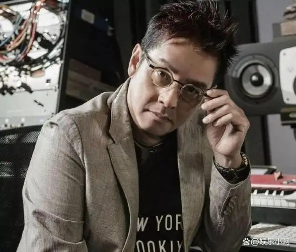 谭咏麟:哄老婆丁克15年,却和19岁"情妇"生子,多年后追悔莫及