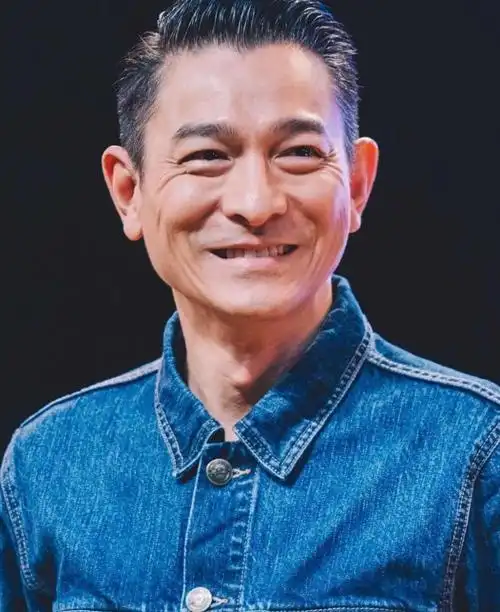 刘德华上热搜13年的时差尤其动人