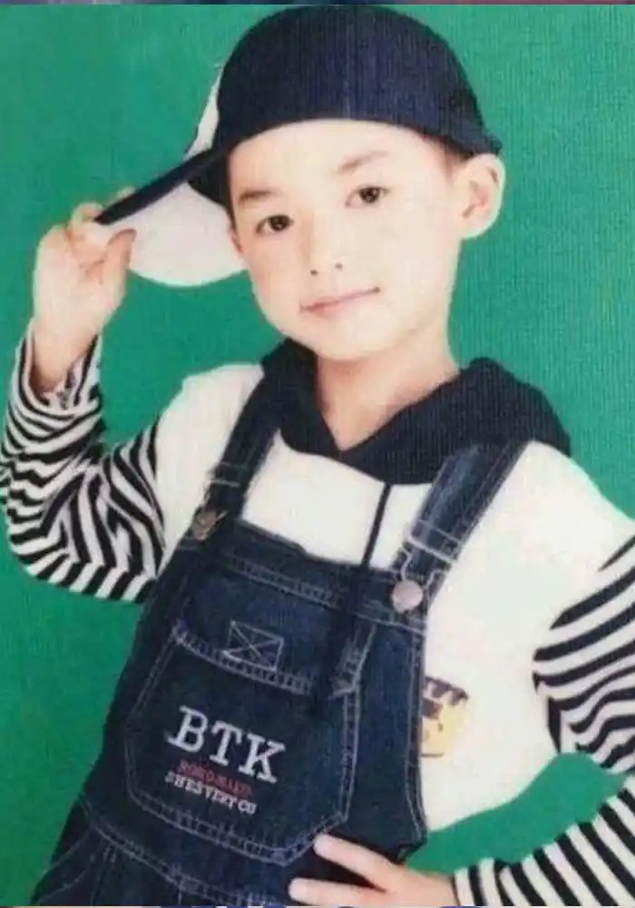 npc童年照:小鬼超可爱,朱正廷从小就时尚,王子异依旧是酷bro!