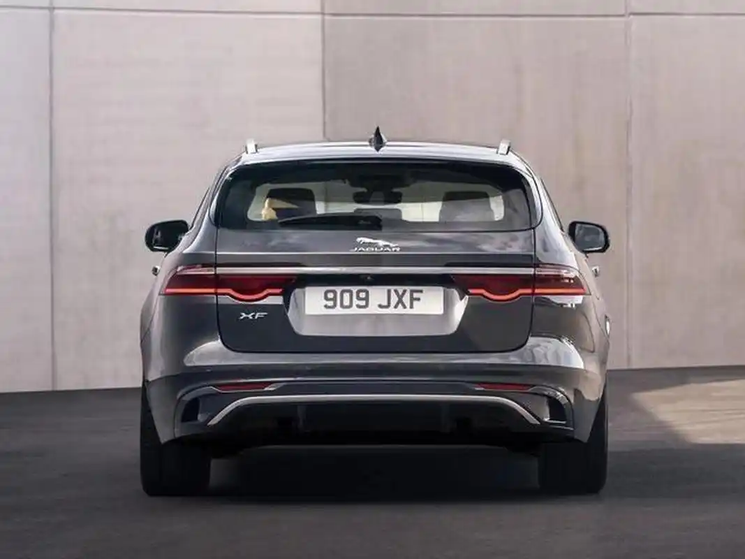 jaguar xf sportbrake应该可以说是旅行车里完美的存在,改款后就没