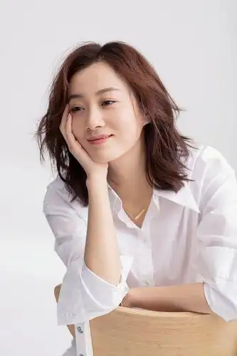 返回时尚娱乐圈2021年3月3日,参演电视剧《生活万岁》播出.