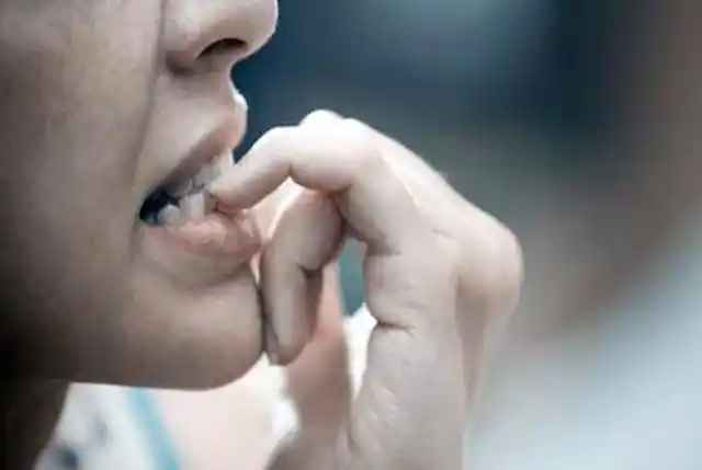 孩子和成年人啃指甲都有什么原因?