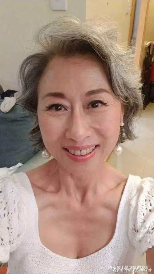 图集亲和大气年轻时也是美的不可方物【图】叶倩文年轻时候的照片欣赏