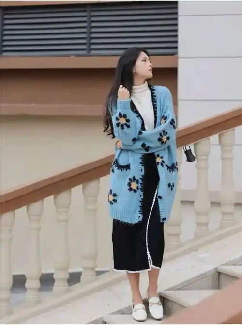 春天简单干净的女生穿搭