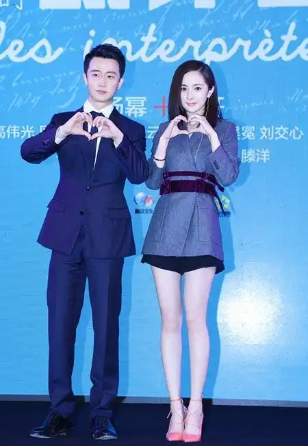 王子异年龄身高(踩沙袋拍戏穿高跟走红毯男星个头成谜同台现原形谁假