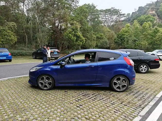 福特轿车怎么样 有乐趣也不原始的手动玩具———嘉年华st_什么值得买