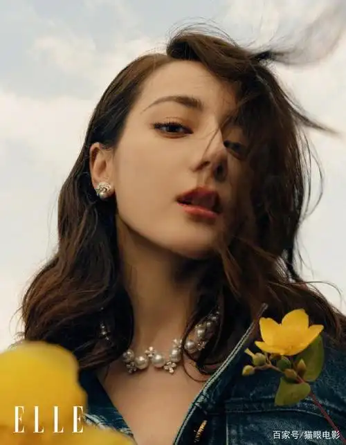 30岁迪丽热巴好绝!佩戴皇冠霸气感十足,网友:表现力一骑绝尘