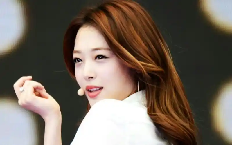 【崔雪莉】校服百褶裙的甜美崔真理